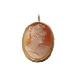 18 CT. GOLD CAMEO BROOCH 4 x 3 cm.