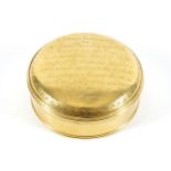 A GOLD PRESENTATION OR FREEDOM BOX, RICHARD TUDOR, DUBLIN 1780 Circular silver gilt box with domed