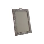 STERLING SILVER ART NOUVEAU PHOTO FRAME Birmingham 1916, makers: Green & Cadbury 22 x 17 cm.