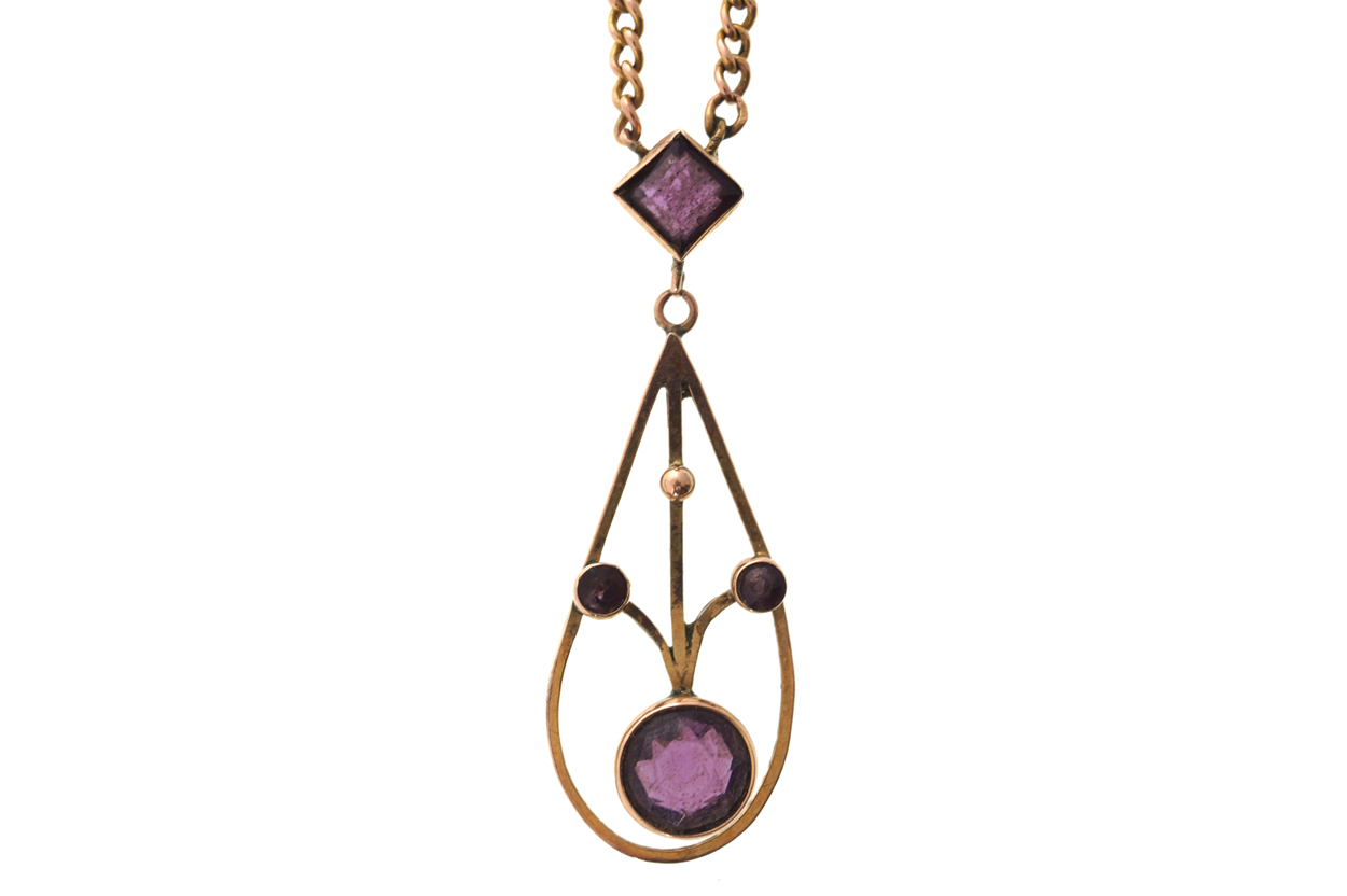 ART NOUVEAU 18 CT. GOLD AMETHYST AND TEARDROP PENDANT