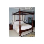 TWENTIETH-CENTURY MAHOGANY CHIPPENDALE STYLE FOUR-POSTER BED 170 cm. wide; 235 cm. high