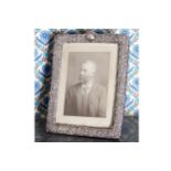 SILVER PHOTO FRAME Birmingham, 1900 16 x 11 cm.