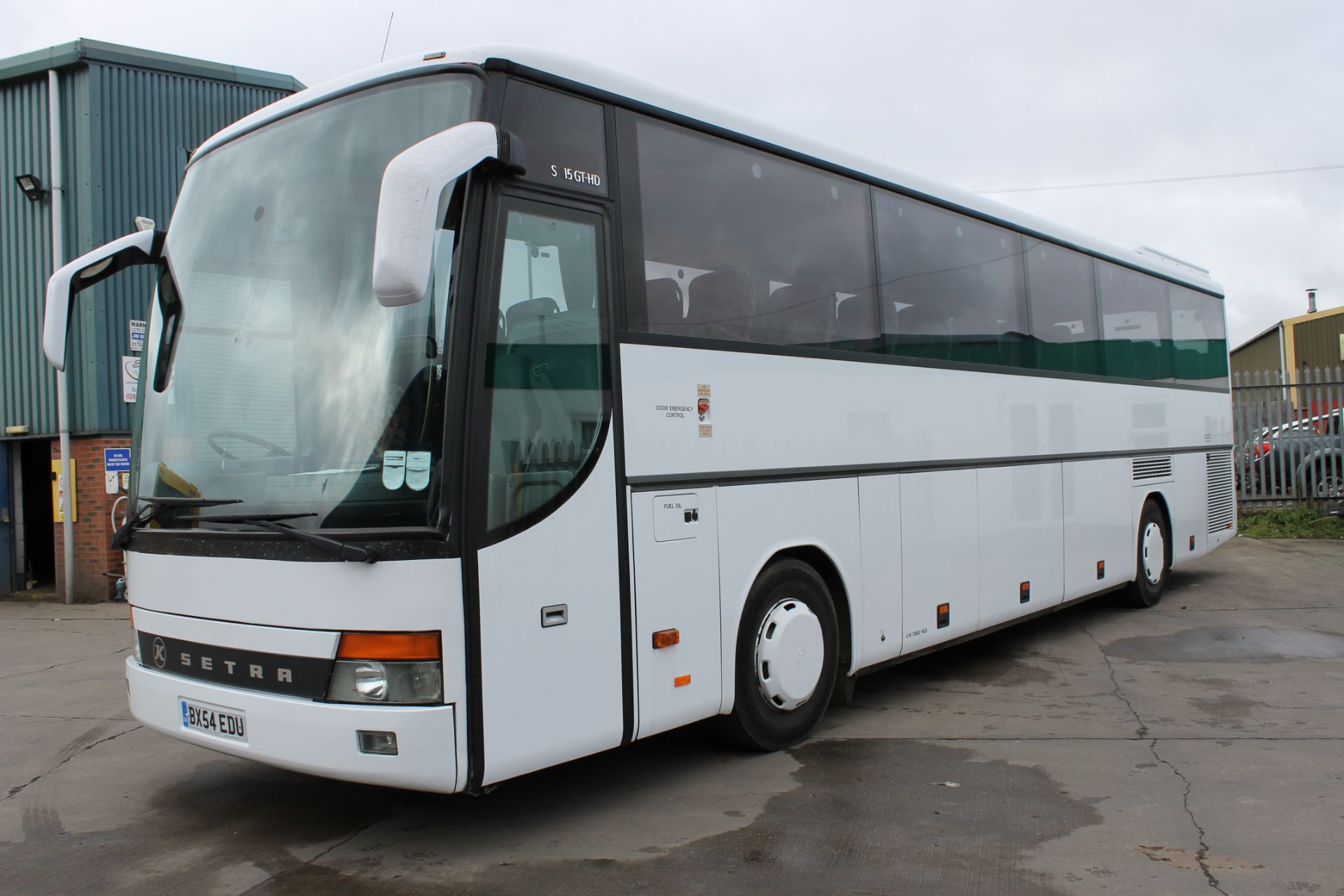 Setra S315 GT HD - BX54 EDU Mercedes 6 cylinder engine. AS Tronic gearbox. DFR 17/2/2005. - Image 4 of 9