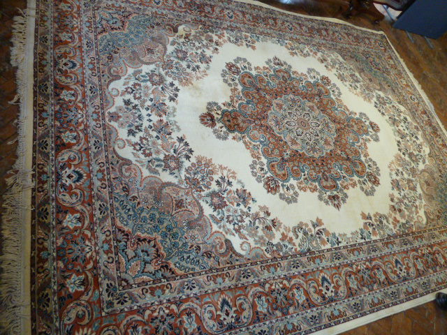 Wilton carpet approx 12' x 9'