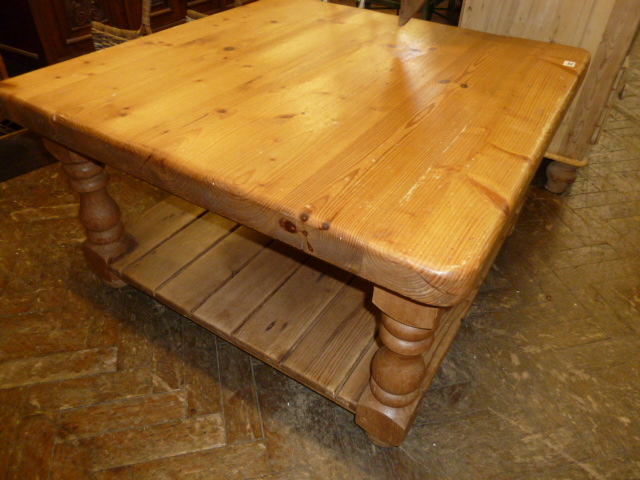 Farmhouse chunky pine coffee table