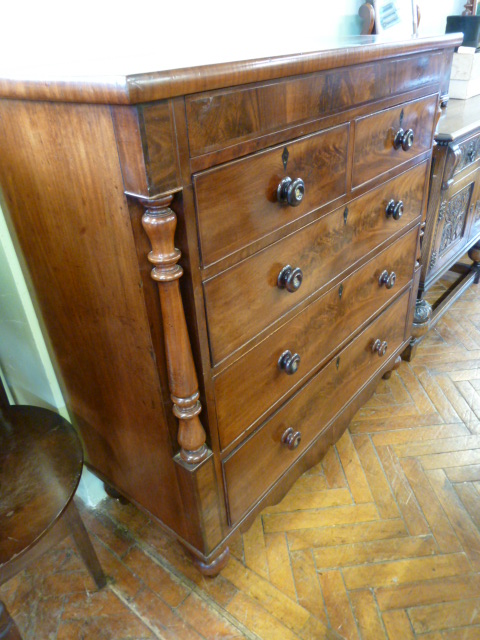 Victorian mahogany bachelors chest with secret frieze drawer - Image 2 of 2