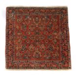 Quadratischer Saruk Iran, um 1960, Wolle handgeknüpft, zentriertes florales Muster mit Blumen und