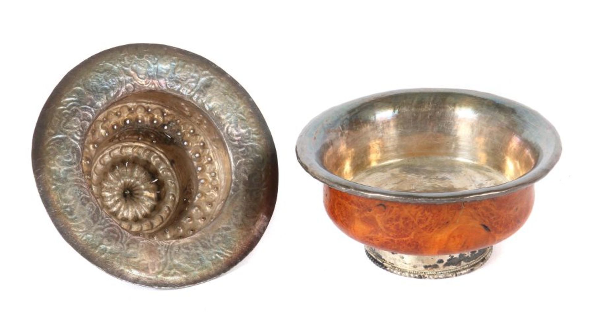 Teacup Tibet/Nepal, 20. Jh., Wurzelholz/Silber (säuregeprüft), Holzschale mit Silberbeschlag und - - Image 2 of 2