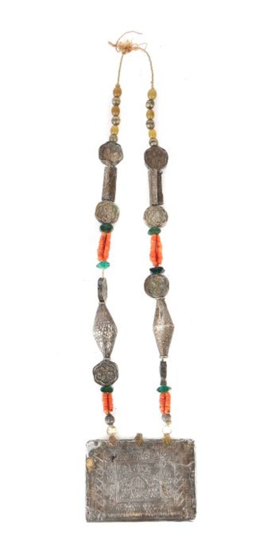 Amulett mit Kette Nepal oder Tibet, wohl 19. Jh., Holz/Silber, rechteckiges Amulett aus Holz mit