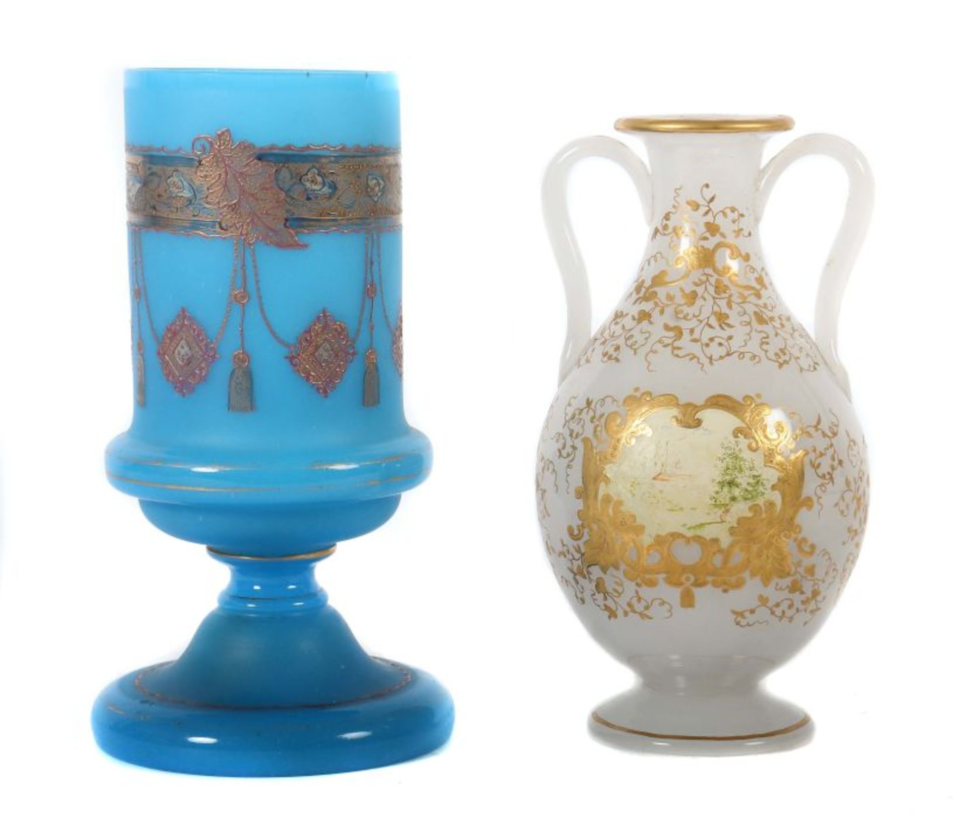 Zwei Vasen Böhmen, 19. Jh., best. aus Opalinglasvase, modelgeblasen, mit Emailfarben bemaltes Dekor;