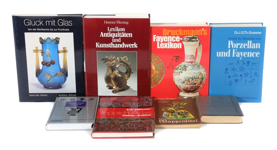 8 Bücher Antiquitäten u.a. best. aus: Honour, Lexikon Antiquitäten und Kunsthandwerk, München, Beck,