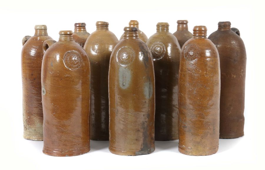 Larrare Kristall-Wasserflasche – 19 Unzen, Mit Austauschbaren Edelsteinen (Amethyst, Rosenquarz, Klarer Quarz) – Inkl. Neopren-Hülle