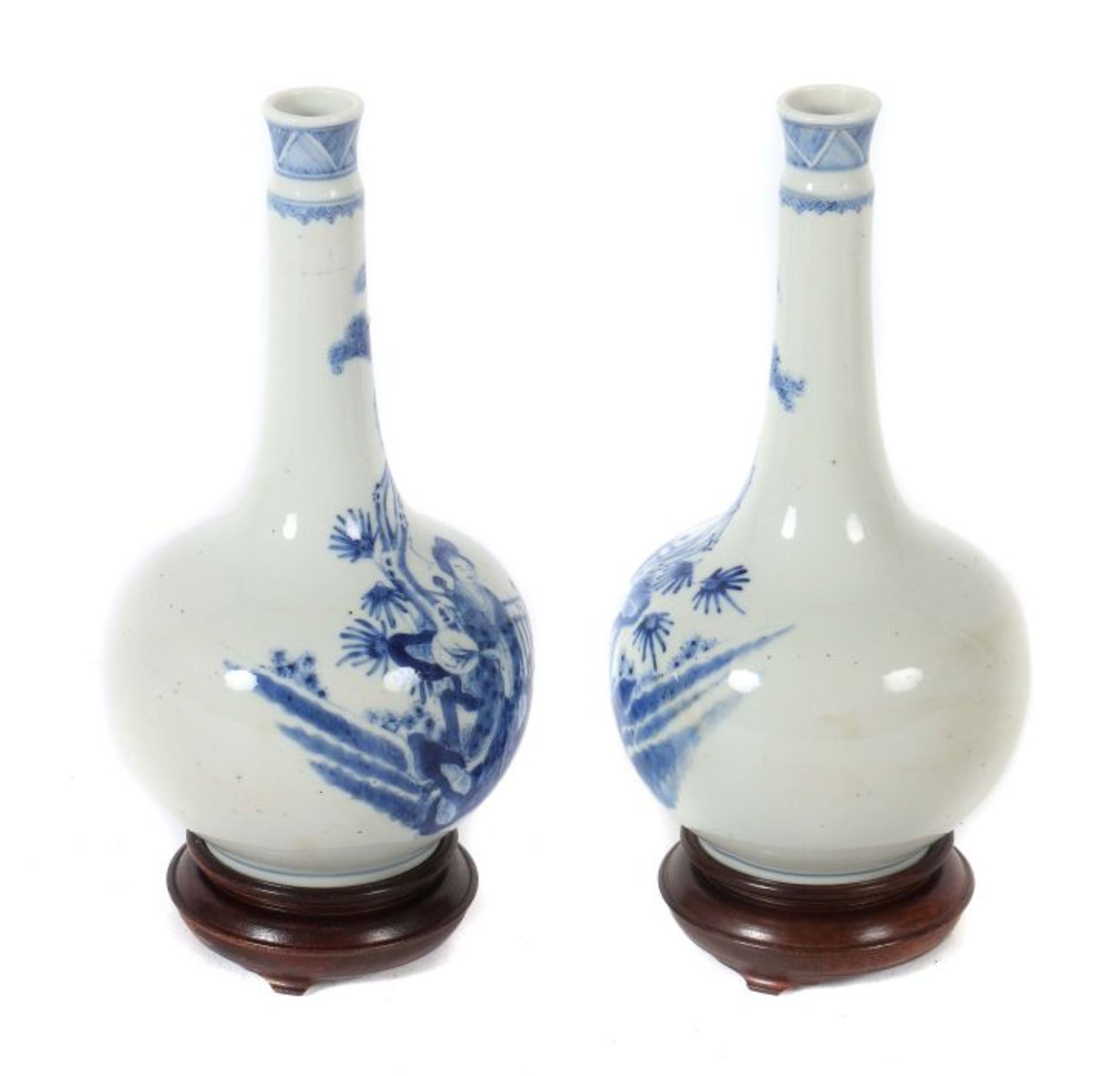 Vasenpaar China, 19. Jh., Porzellan, Blaumalerei, gespiegelte Szene einer Dame, einen Fächer haltend - Bild 2 aus 3