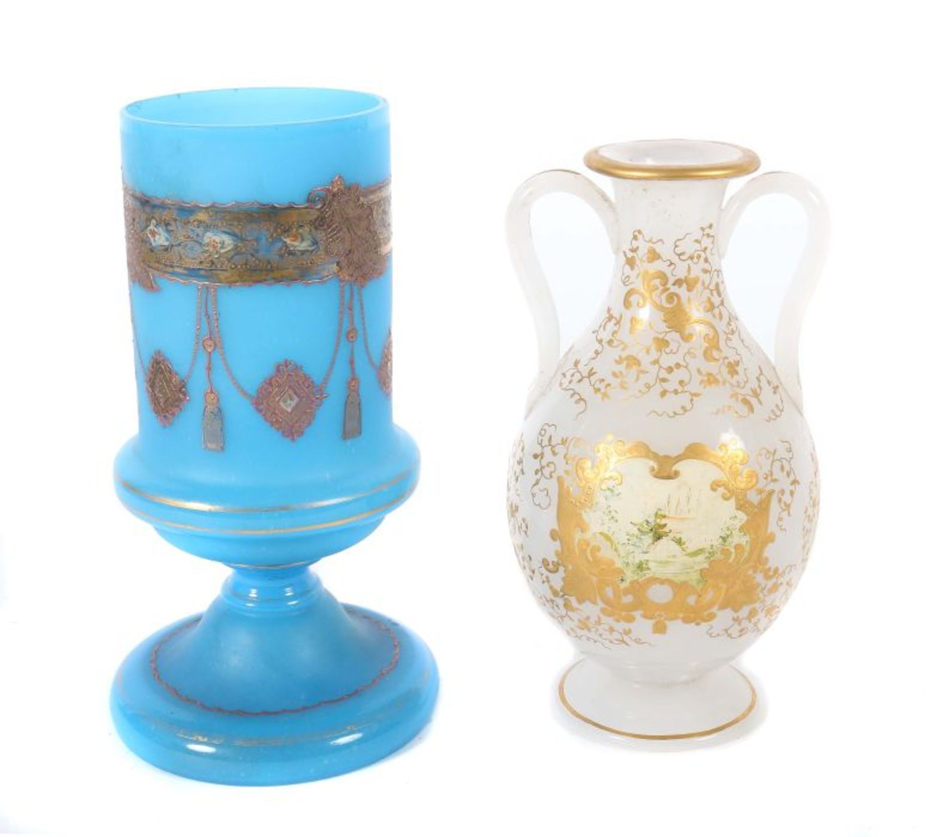 Zwei Vasen Böhmen, 19. Jh., best. aus Opalinglasvase, modelgeblasen, mit Emailfarben bemaltes Dekor; - Bild 2 aus 2