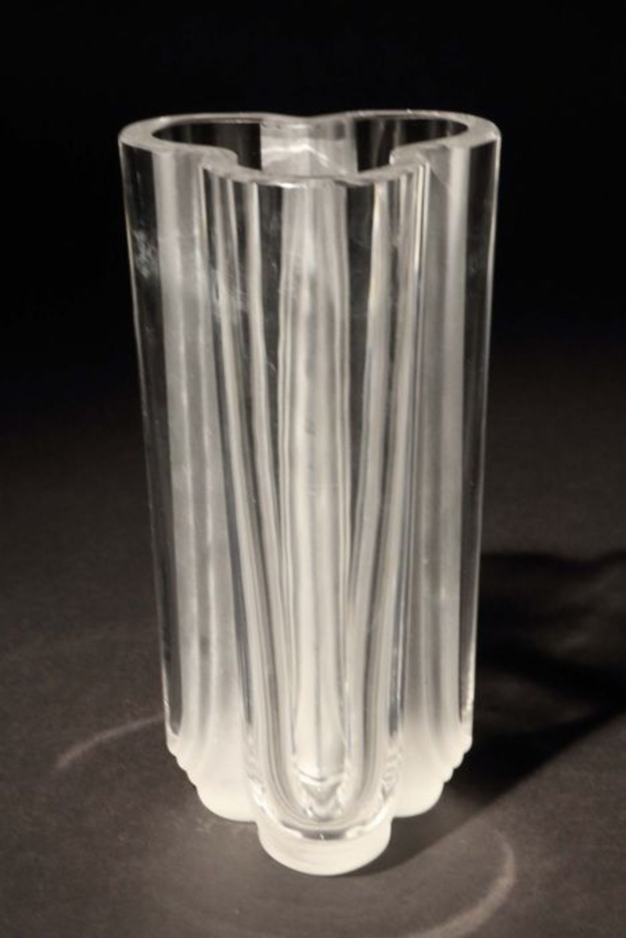 Vase Daum Nancy, Frankreich, 1960/70er Jahre, farbloses Kristallglas, modelgeblasen, dreipassige - Bild 2 aus 3