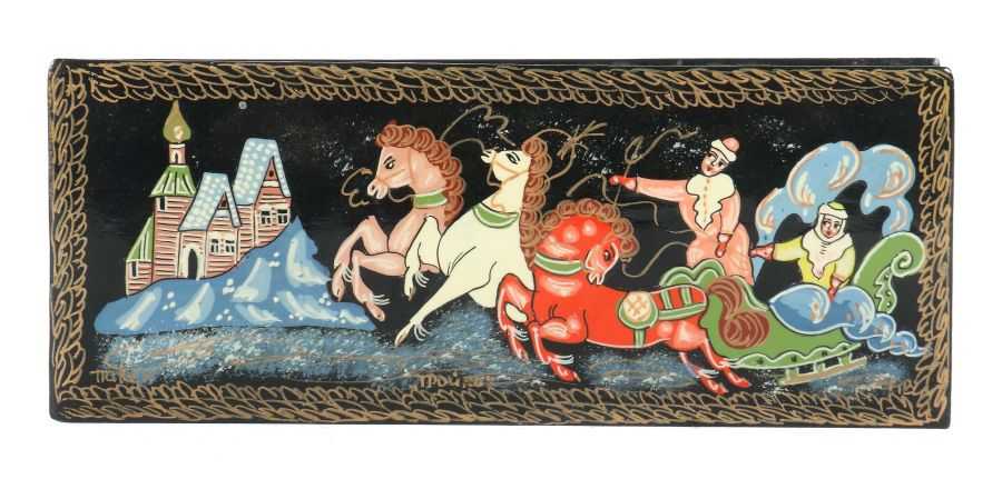 Russische Lackdose 20. Jh., schwarzer Fond mit polychrom gemaltem Deckelbild, Dekor mit