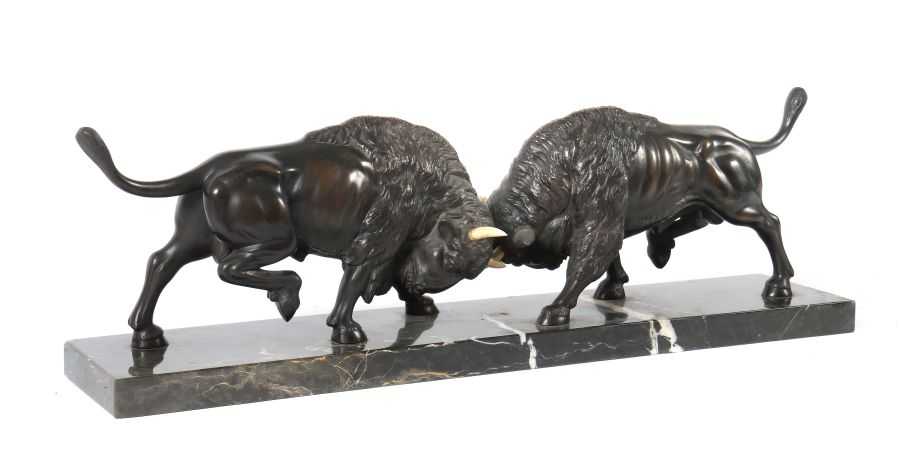 Moré, Bo. Bildhauer des 19./20. Jh, wohl Frankreich. "Kämpfende Bisons", 1. Drittel 20. Jh., die - Image 4 of 4
