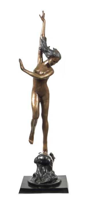 Bildhauer des 20. Jh. "Weiblicher Akt auf einer Welle ballancierend", Bronze, part. dunkel