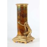 Vase mit Damenakt Um 1900, wohl Frankreich, Sockel und Gefäß aus Metall, bronziert und vergoldet,