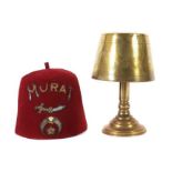 Fez mit Hutständer Wohl Marokko, dunkelroter Filz, bestickt "Murat", Säbel, Halbmond und Krone,