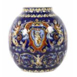 Vase mit Groteskendekor Gien, Frankreich, 1941-50, rötlich-beiger Scherben, unter Craqueléeglasur