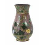 Cloisonné-Vase China, 19./20. Jh., Cloisonné/Messing, balusterförmig, mehrfarbiges Blütendekor mit