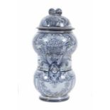 Albarello Ceramiche ABC, Bassano, 20. Jh., Steinzeug, bläulich glasiert, umlaufend blaue Pflanzen-