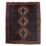 Afshari Drei-Medaillon-Teppich Südpersien, 2. Drittel 20. Jh., Wolle auf Baumwolle, drei Rauten