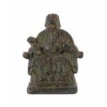 Kaiser China, 19./20. Jh., Bronze, kleine Figur eines Kaisers, auf einem Thronstuhl sitzend, mit