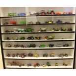 LANDSCHWIRTSCHAFTLICHE NUTZFAHRZEUGESammlung von ca. 55 Miniaturmodellen. Versch. Marken,