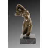 AUGUSTE RODIN"Torse d'Adèle" (Originaltitel) Patinierte Bronze auf Marmorsockel. H.36,5/43,5cm.