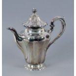 KAFFEEKANNESchweden Silber 800. Barockform. Gest. H.26cm, ca. 660g A COFFEE POTSweden Silver 800,