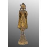 STEHENDER BUDDHAThailand Bronze, vergoldet mit betend erhobenen Händen. H.42,5cm A STANDING