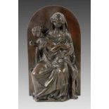 MADONNA MIT KIND 18./19.Jh. Patinierte Bronzeskulptur. H.29,5cm MADONNA WITH CHILD 18th/19th century