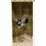 CHINESISCHER WANDTEPPICH mit Reihermotiv. Feinzwirnfloor. 69x137cm A CHINESE TAPESTRY with herons