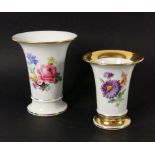 ZWEI MEISSEN VASEN mit Blumenmalerei. Schwertermarke um 1900. 1.Wahl, H.14/16,5cm TWO MEISSEN