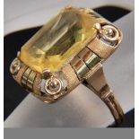 ART DECO DAMENRING 585/000 Gelbgold mit Citrin. Ringgr. 52, ca. 7,0g AN ART DECO LADIES RING 585/000