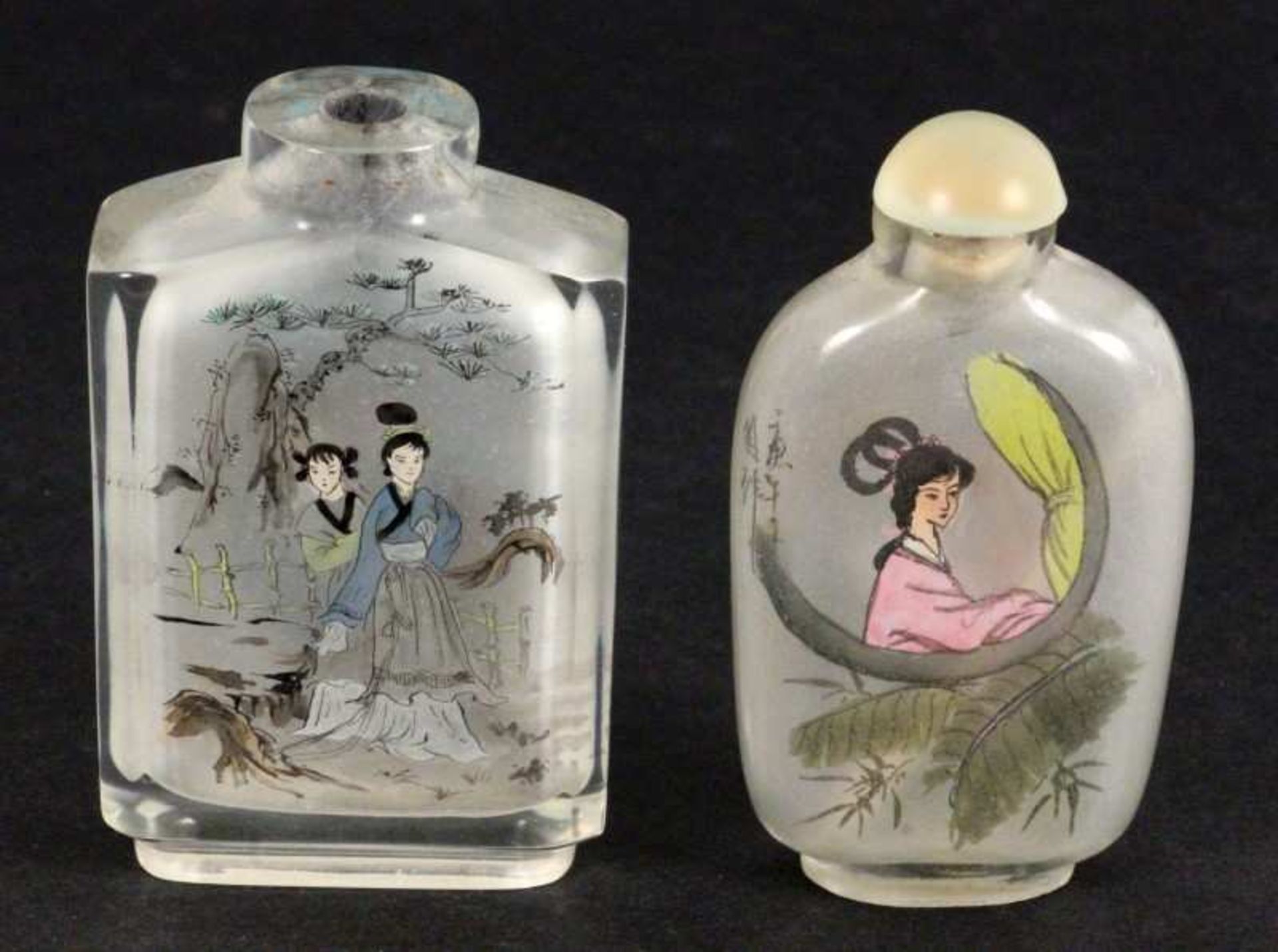 LOT VON 2 SNUFFBOTTLES China Glas mit farbiger Innenbemalung. H.7,5cm A LOT OF 2 SNUFF BOTTLES China