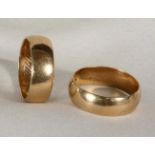 PAAR EHERINGE von 1911 585/000 Rotgold. Zus. ca. 13,42g, Ringgr. 54/64 A PAIR OF WEDDING RINGS