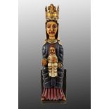 MADONNA MIT KIND IM ROMANISCHEN STIL 20.Jh. Holz, geschnitzt und farbig gefasst. H.76cm MADONNA WITH