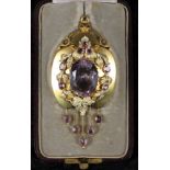 JUGENDSTIL BROSCHE um 1900 585/000 Gelbgold. Floraler Dekor mit Amethysten. 7,2x4,5cm, brutto ca.