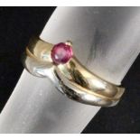 DAMENRING 585/000 Gelbgold mit Rubin. Brutto ca. 4g A LADIES RING 585/000 yellow gold with ruby. Ca.