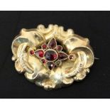 BROSCHE IM BIEDERMEIERSTIL 19.Jh. Schaumgold mit Granaten A BIEDERMEIER STYLE BROOCH 19th century