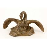 OSCAR WALDMANN Schweizer Bildhauer 1856-1937 Schwan. Patinierte Bronze. Signiert. H.11cm, B.: 17,5cm