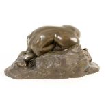 AUGUSTE RODIN (nach) Paris 1840 - 1917 Meudon "La Danaide". Patinierte Bronze. L.35cm (After)