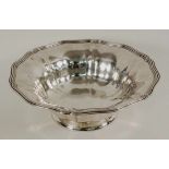 CHRISTOFLE OBSTSCHALE Versilbert. Herstellermarke. H33cm, H.11cm A CHRISTOFLE FRUIT BOWL Silver-