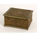 SCHATULLE IM RENAISSANCE-STIL 19./20.Jh. Bronze. Mit umlaufendem Reliefdekor. 6,5x13x10,5cm A CASKET