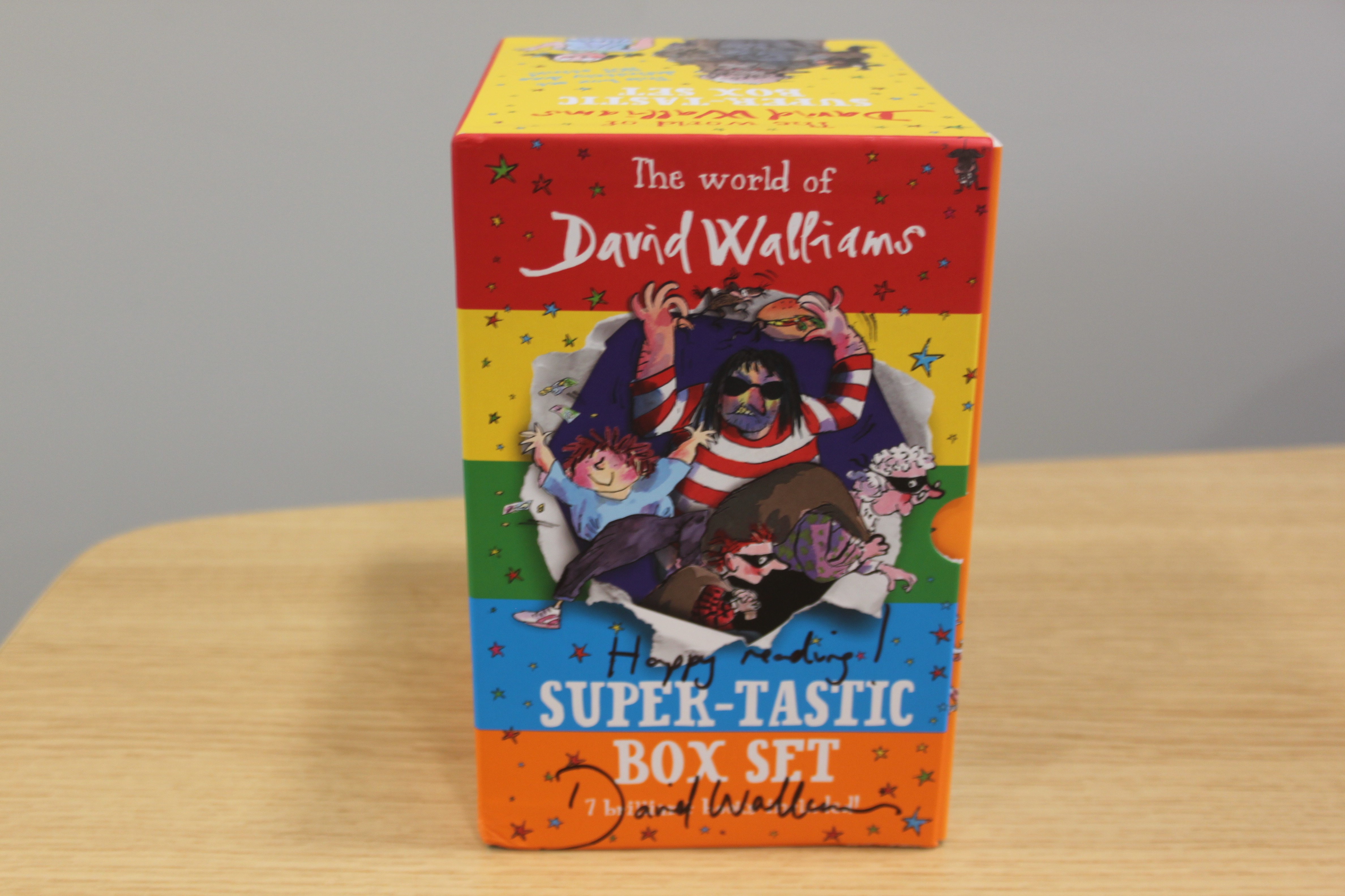 David Walliams personally donates his signed collection of books, audio CD & signed photograph. - Image 5 of 8