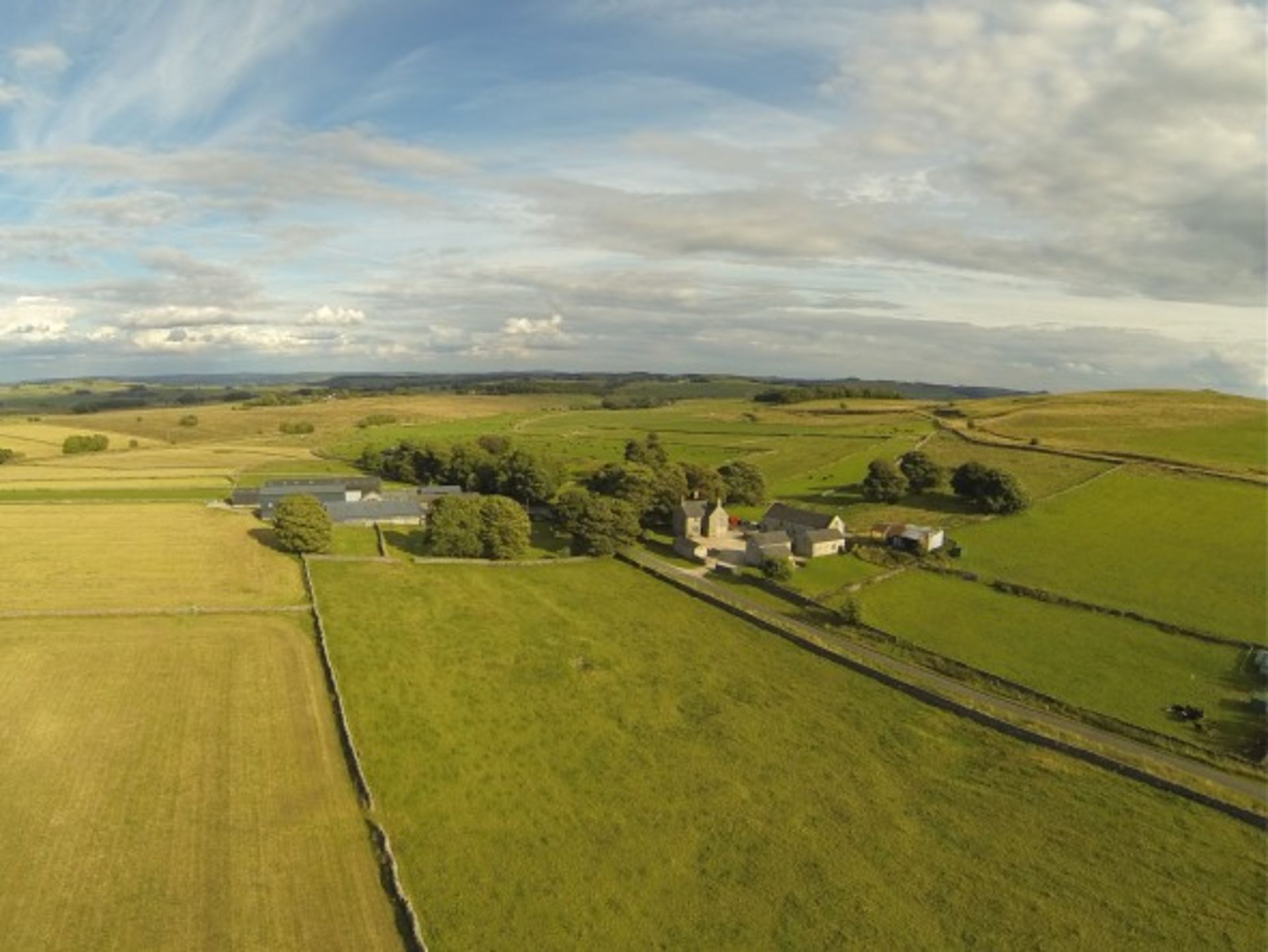 Luxury holiday cottage in the glorious Peak District for up to six people – plus a £150 gift voucher - Image 4 of 4