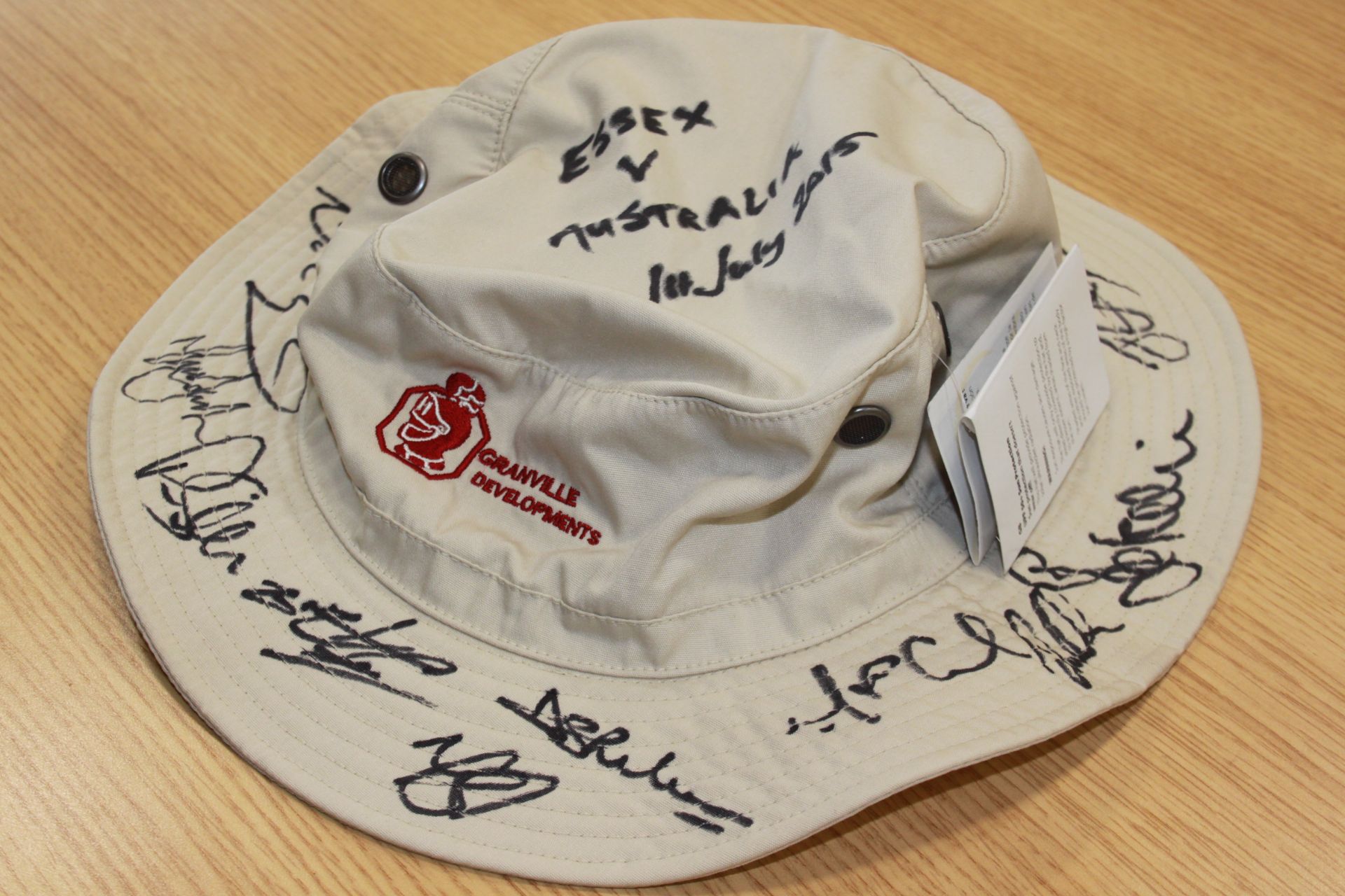 Signed hat by the 2015 Australian Cricket Team